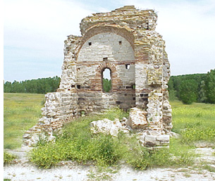 Vista del Edificio A: "Basílica" antes de su valioso hallazgo romano