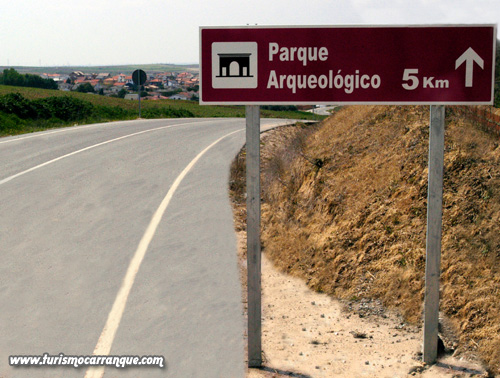 Carretera de acceso al Parque Arqueológico de Carranque (Toledo)