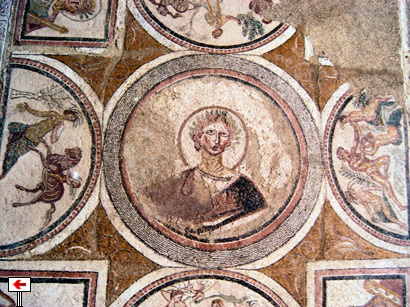 DETALLE MOSAICO CUBÍCULO MATERNO